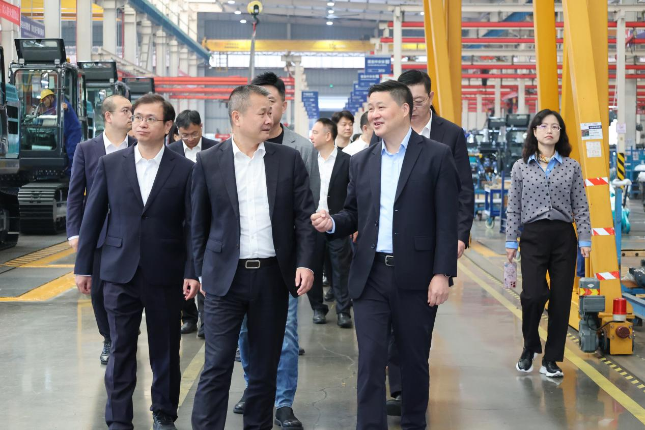 厦门海翼集团总经理金中权到访宝运莱智能