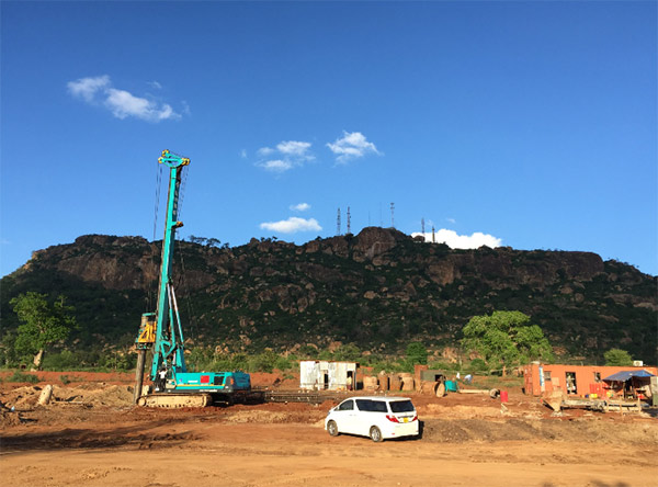 宝运莱智能入岩神器在东非肯尼亚获赞，人好设备好