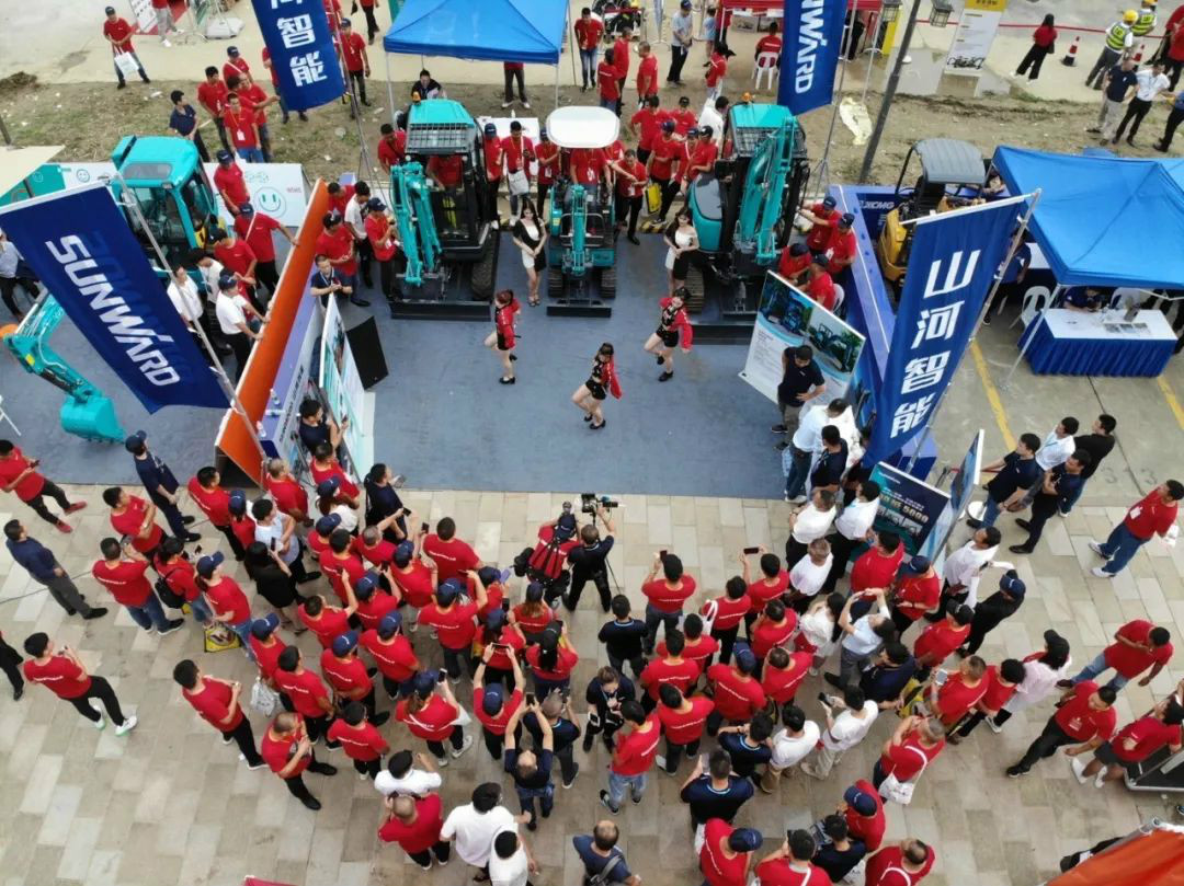 2020全球微挖大会 宝运莱智能精品微挖赢得满堂彩