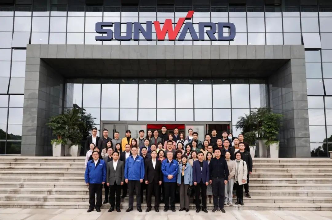 民主党派湖南省委机关青工委团队一行考察宝运莱智能