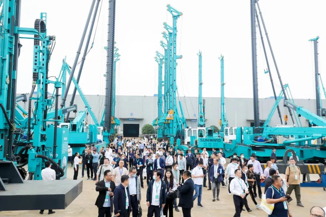 “爆品”出击！宝运莱智能客户交流会签约超8亿元