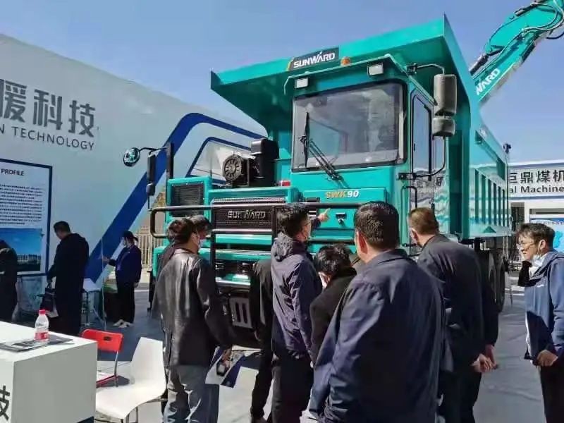 宝运莱智能绿巨人闪亮登场鄂尔多斯国际煤博会