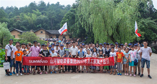 这个夏天，亲子玩转宝运莱智能“三栖”装备