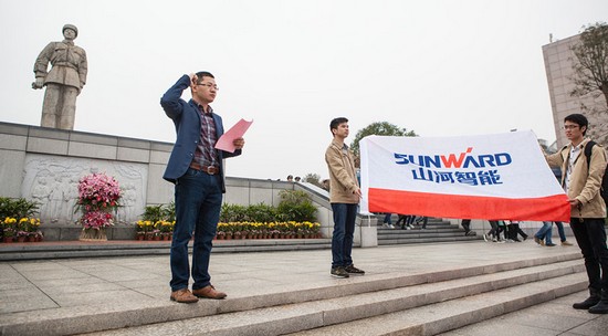 爱岗敬业，践行雷锋精神