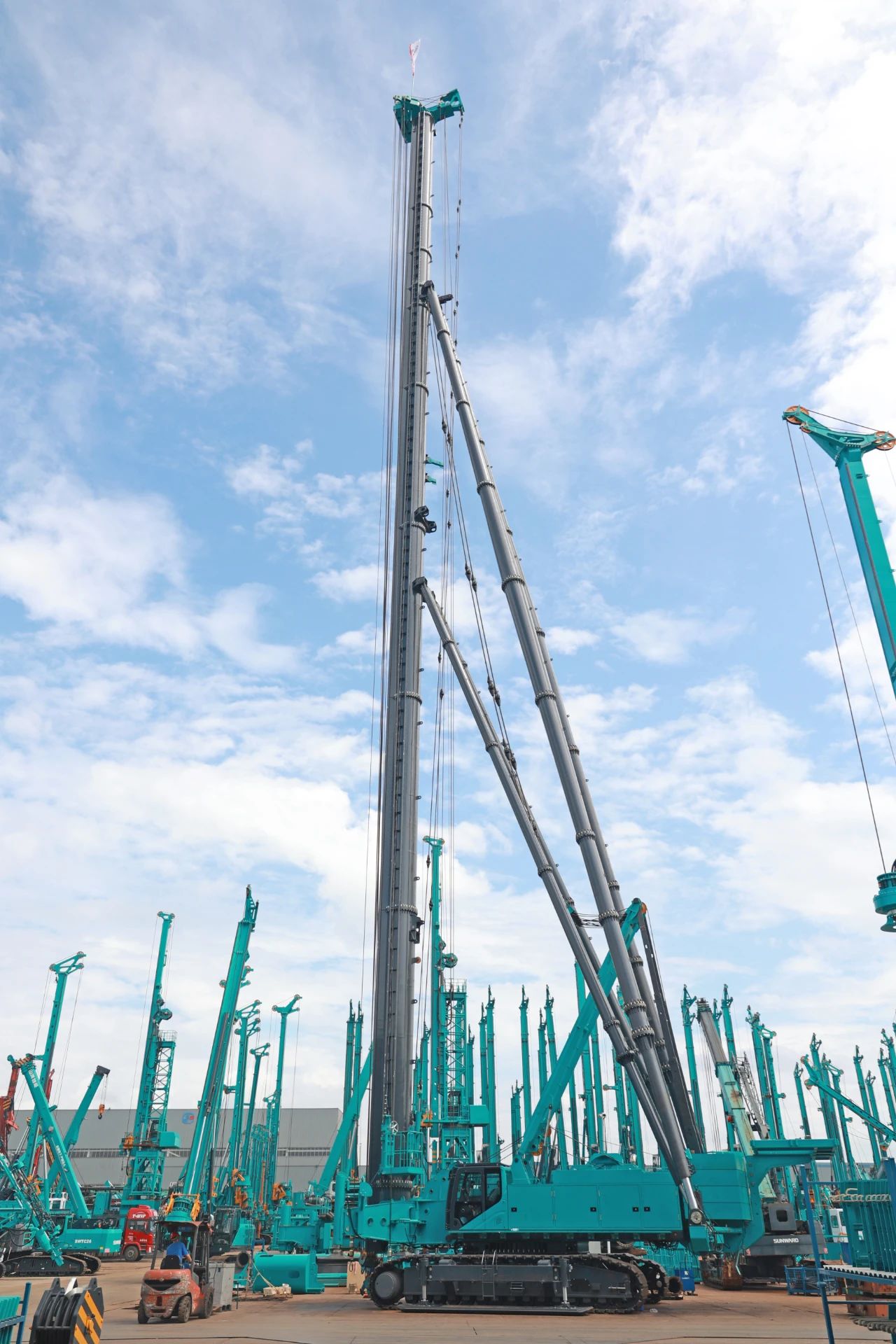 新品来了！看宝运莱智能超级桩架如何“稳”操胜券