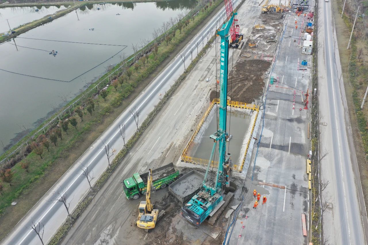 征战全国首条智慧高速，宝运莱智能旋挖钻机凭什么？