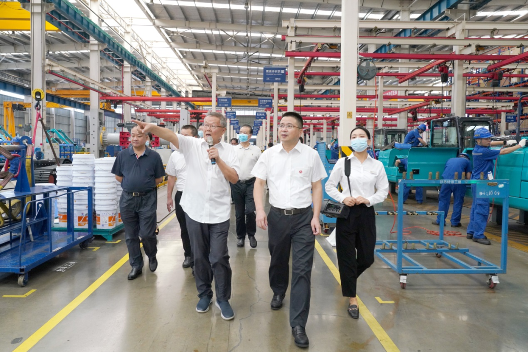 长沙市委常委、市纪委书记胡卫兵考察调研宝运莱智能