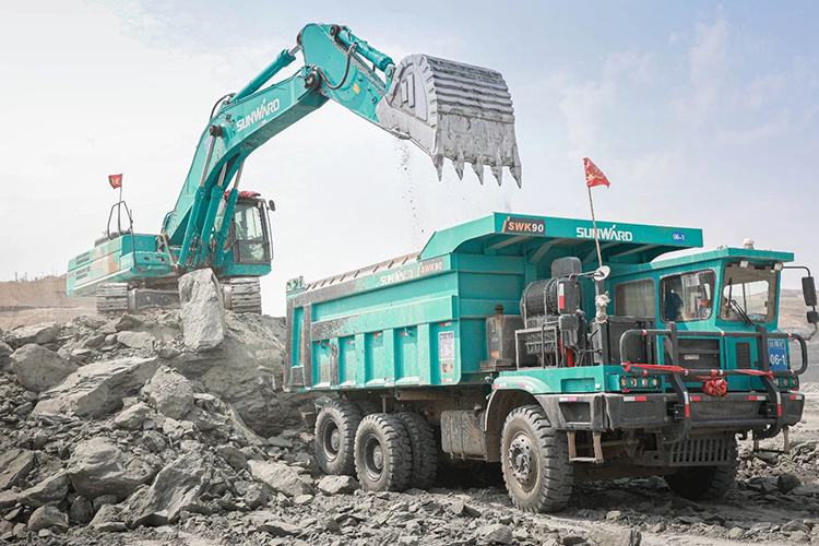 图集 | 征战矿山！宝运莱智能绿色矿山成套装备“大将”云集