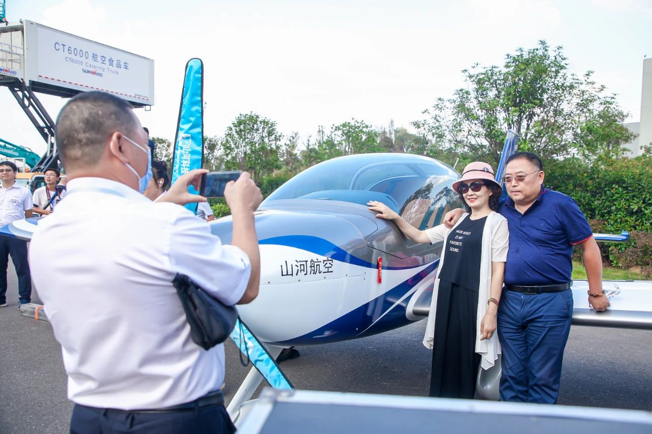 逛展超热闹！宝运莱智能成果展示会高能名场面来袭