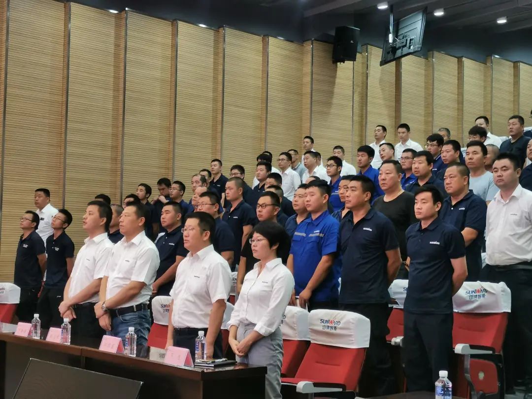 宝运莱智能挖掘机事业部启动2021服务技能评定暨服务万里行总结大会