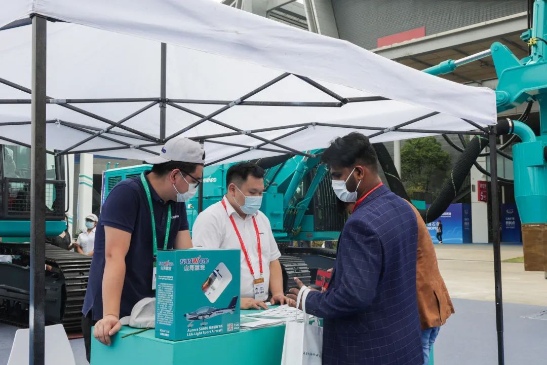 亮相中非经贸博览会！宝运莱智能尽展工程机械国产品牌魅力