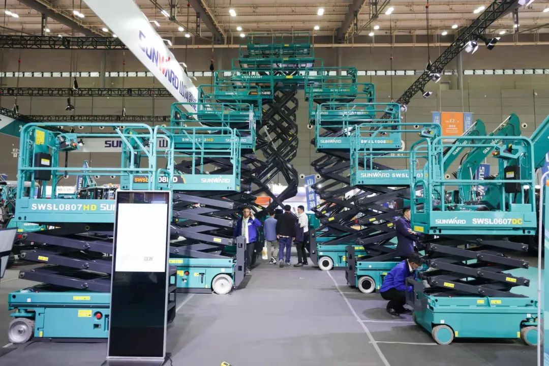 “宝运莱绿”牵手“华为中国红”！宝运莱智能高机设备集群助力华为团泊洼项目