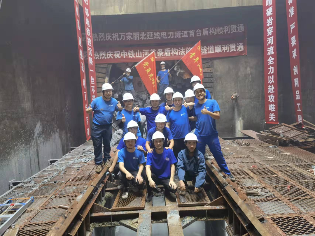 历时424天，创下最高纪录！万家丽快速化改造北延线（含电力隧道）全线贯通