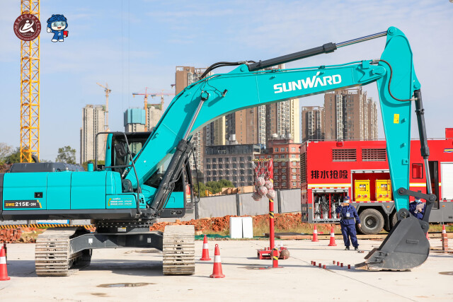 轮胎式挖掘机和履带式挖掘机，你更看好哪个？