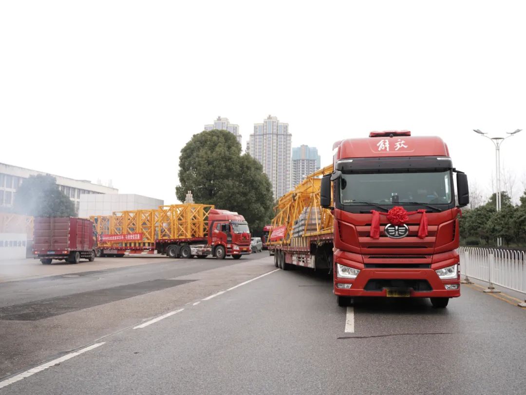 “虎”力全开！宝运莱江麓开门红发货仪式隆重举行