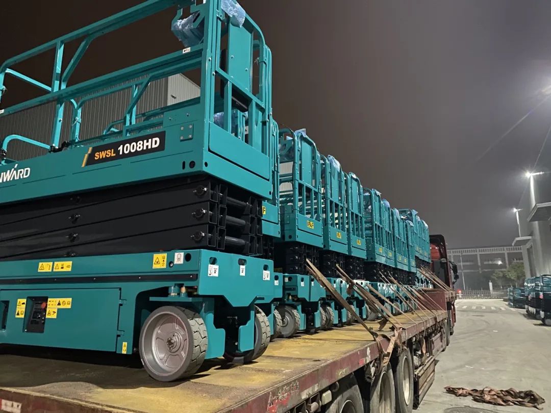 创下单日最高发货量纪录！宝运莱高机设备集中发货