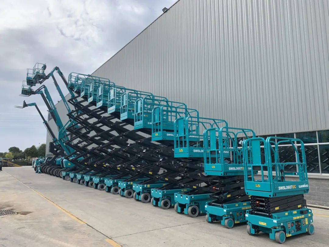 创下单日最高发货量纪录！宝运莱高机设备集中发货