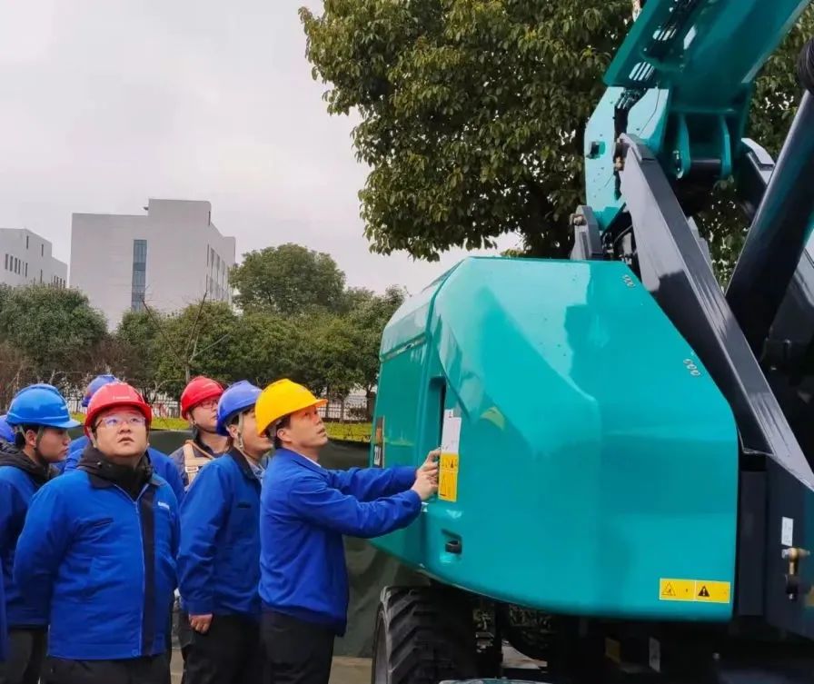 “拳”力出击！宝运莱智能首套自主研发臂车控制系统重磅来袭