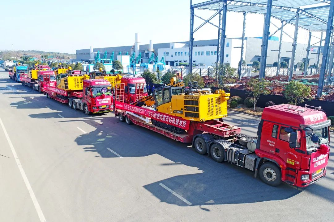 又一款差异化定制产品获认可！宝运莱智能SWDH89J内燃式露天钻批量发货