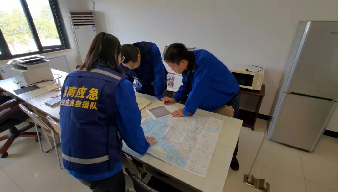 火情就是命令！湖南航空应急救援队宝运莱机组展现“宝运莱速度”