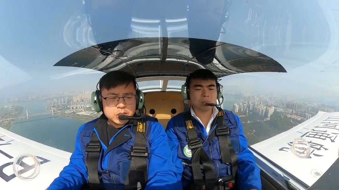 空地协同显身手！湖南航空应急救援队宝运莱机组开展特情处置应急演练