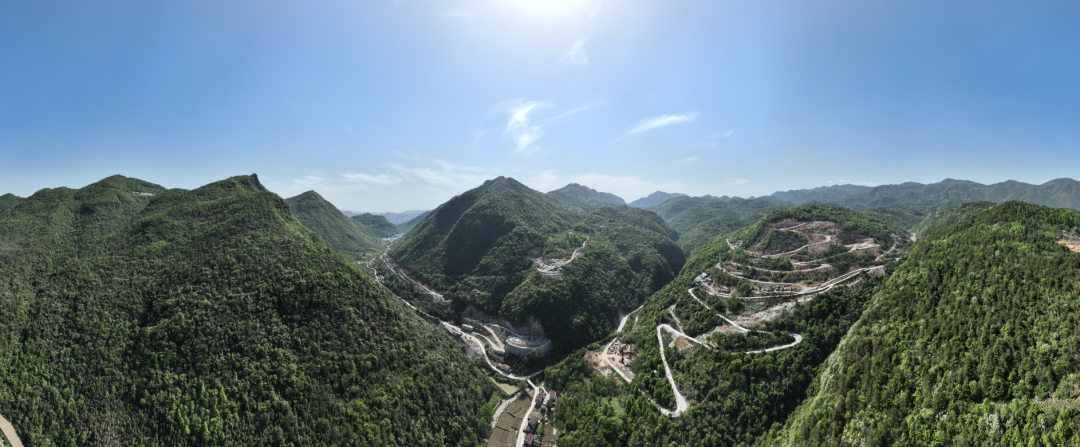 展现施工“奇效”！宝运莱智能旋挖钻机强势助力炉慈高速公路建设