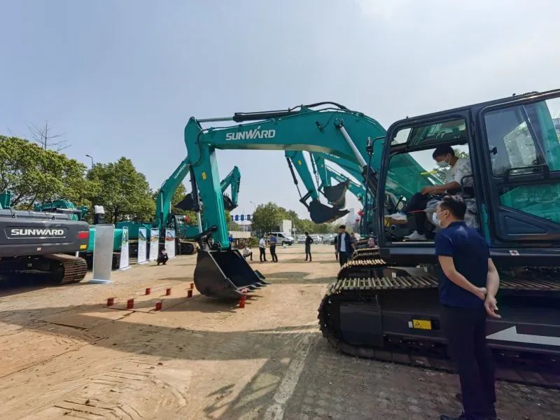 再现交机热潮！宝运莱智能中大挖持续向市场进军