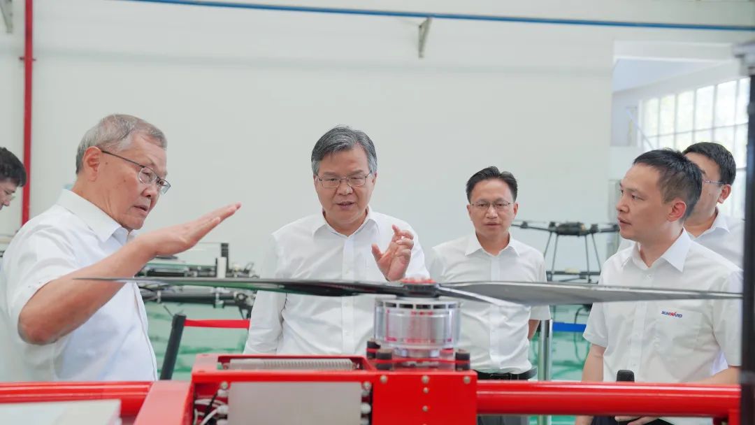 湖南省委常委、常务副省长李殿勋一行考察调研宝运莱科技