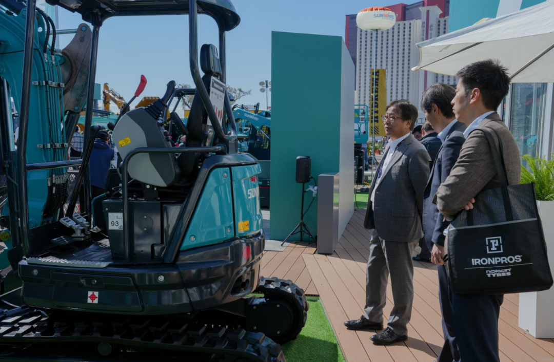 拉展直播 | 推动“中国制造”走向世界！宝运莱智能2023美国拉展圆满收官