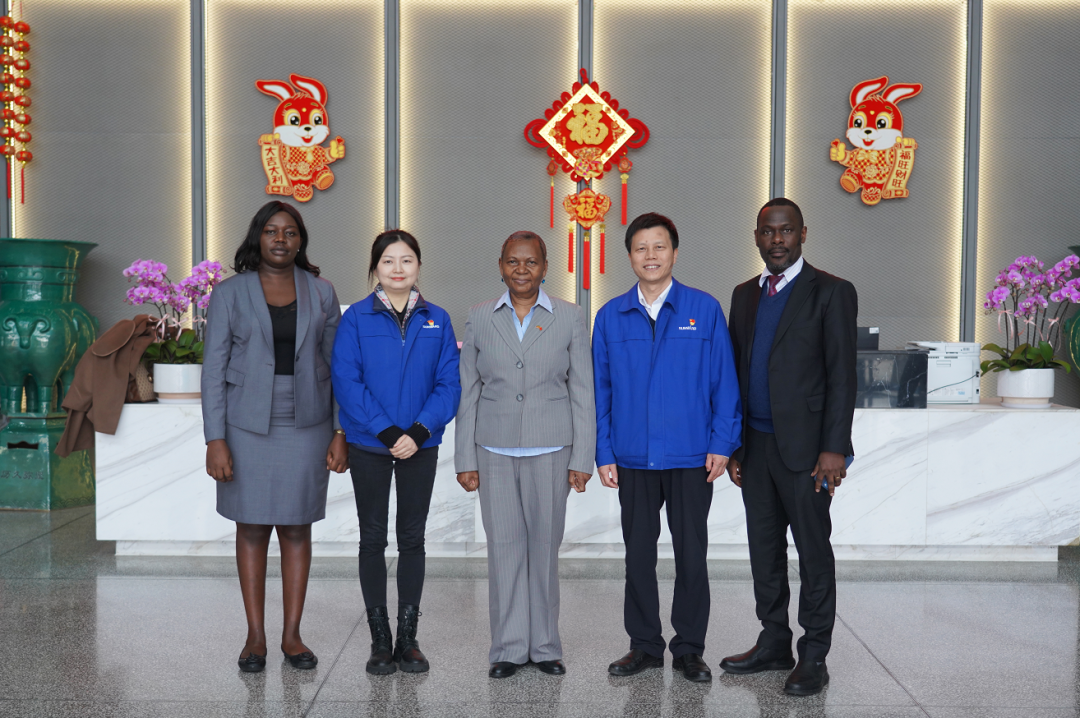 乌干达驻华大使到访宝运莱智能