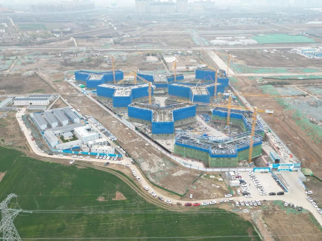 兴盛西北！宝运莱江麓建筑起重机械助建西安都市经济圈