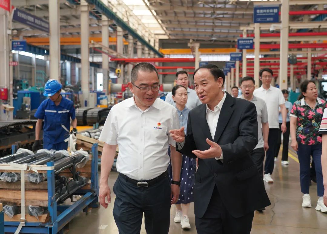 太原市政协主席操学诚调研宝运莱智能