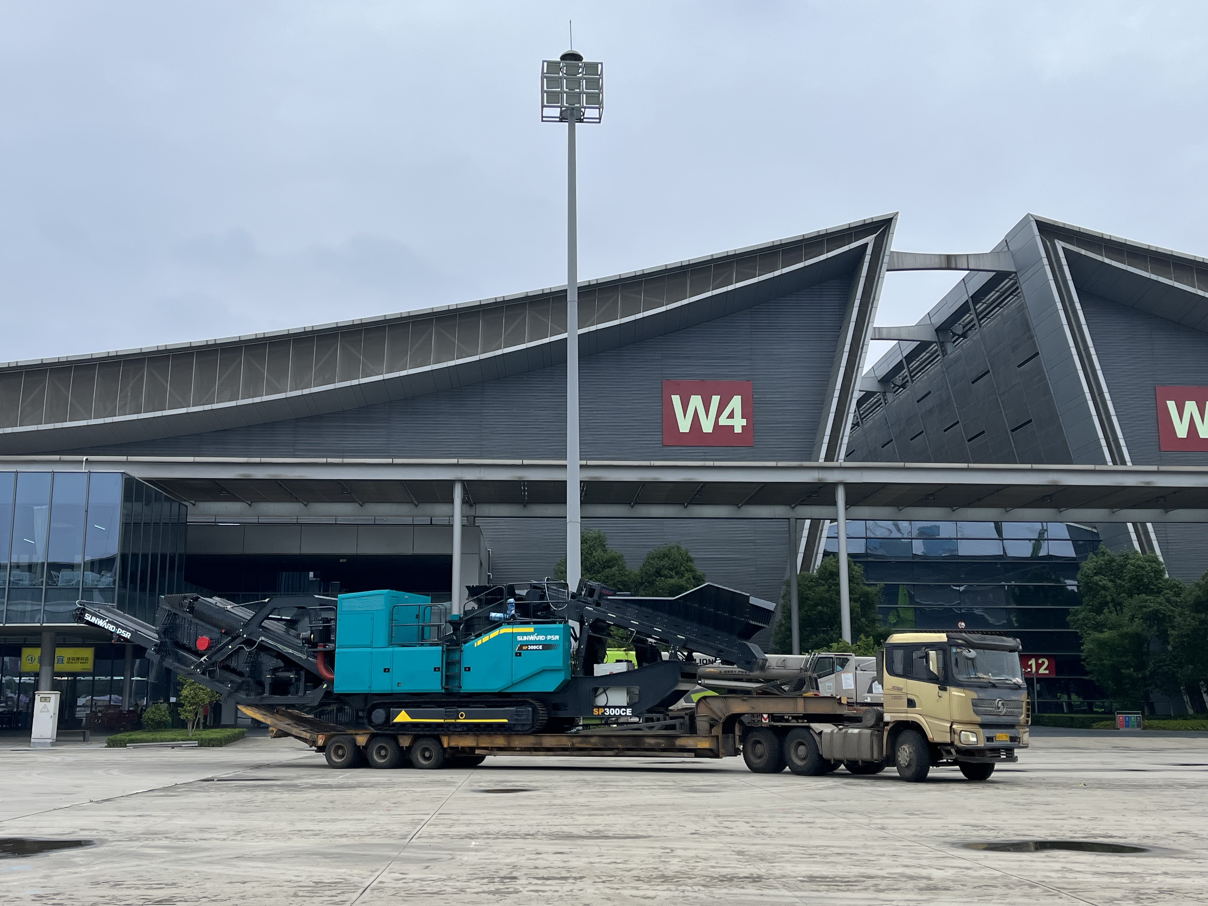 2023 CICEE | 进场布展！倒计时3天，宝运莱智能亮点剧透来了