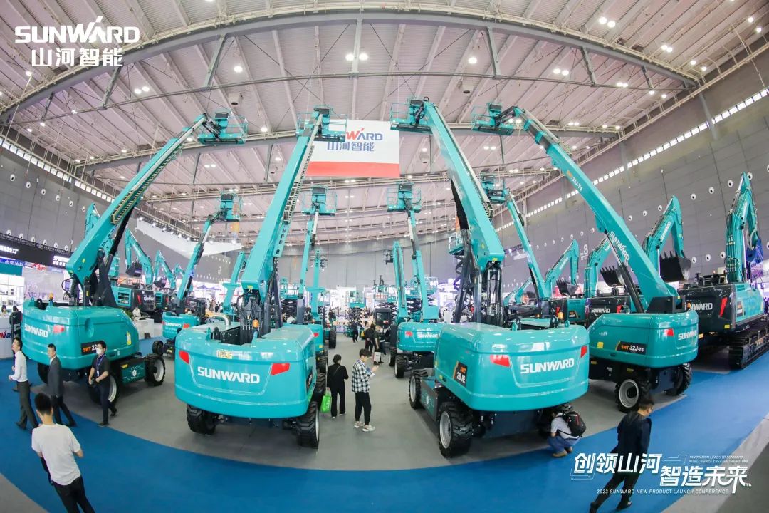 聚焦电动化、智能化！宝运莱智能全系列高空机械产品亮相长沙展