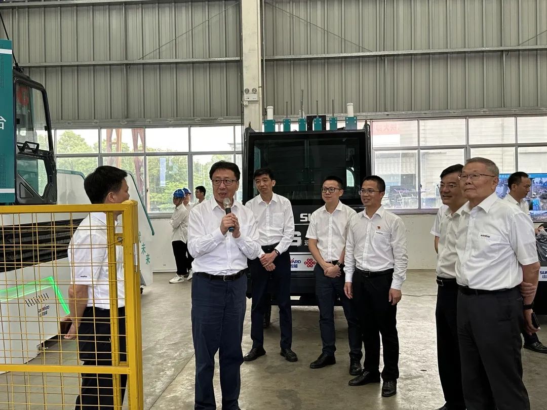 中国联通集团副总经理梁宝俊到访宝运莱智能