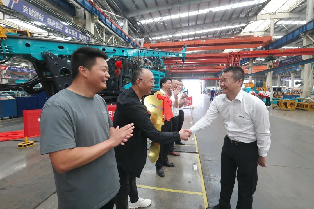 助力“双碳”、绿动未来！宝运莱智能增程式电动旋挖钻机、液压混合动力旋挖钻机齐交付
