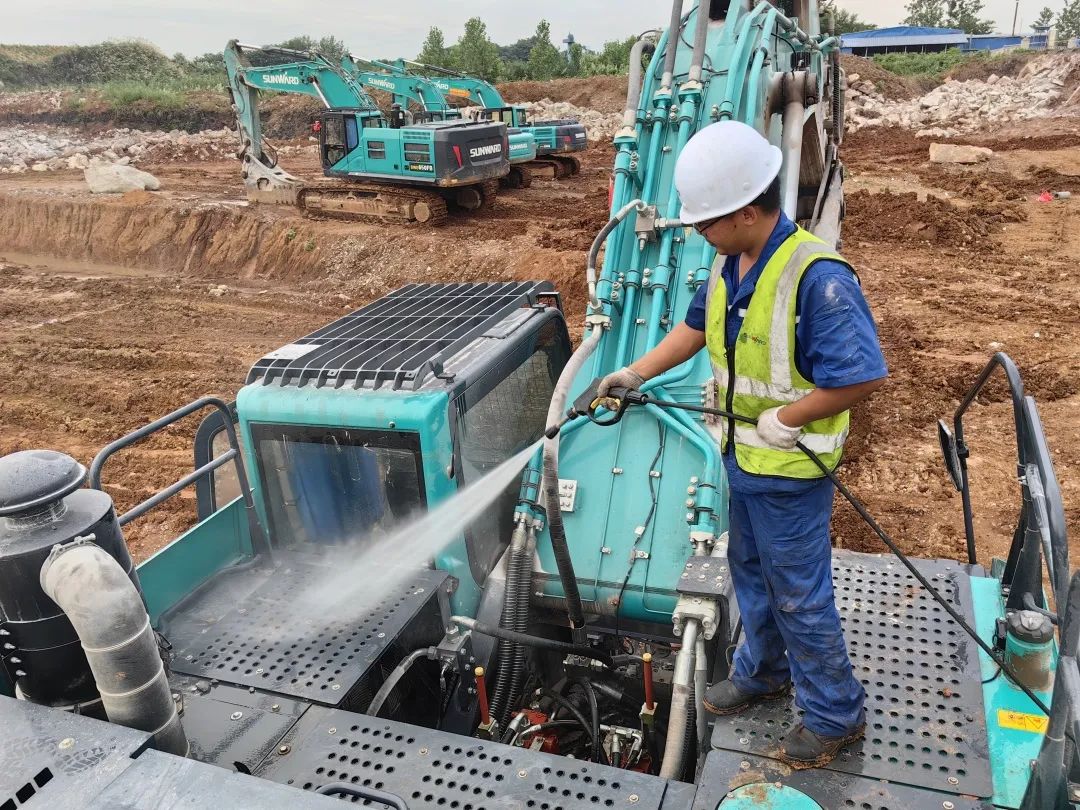 品质宝运莱，用心服务！宝运莱智能挖掘机2023年服务万里行正式出征