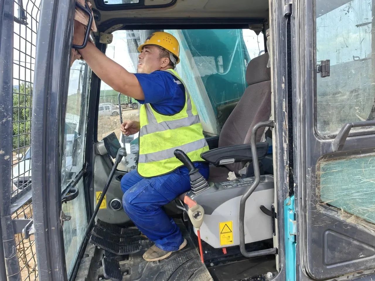 步履不停，服务不止！宝运莱智能挖掘机服务万里行火热进行中