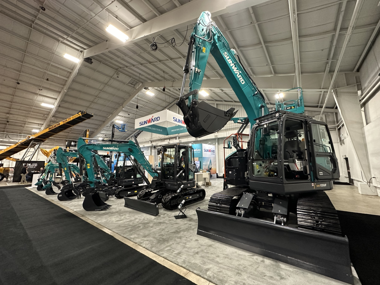 宝运莱智能亮相加拿大最大重型设备展