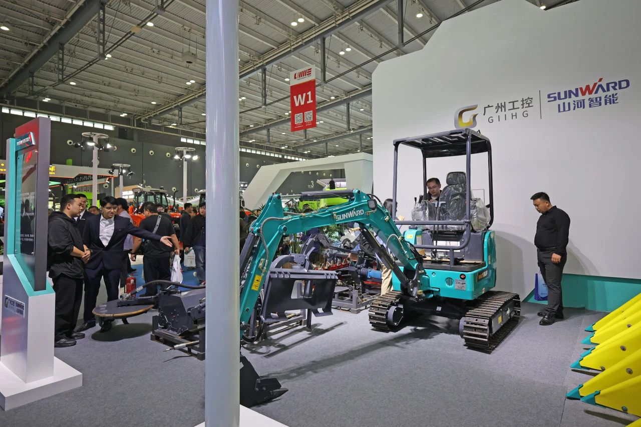 聚焦智能化、无人化！宝运莱智能携多款产品亮相2024中国国际农业机械展