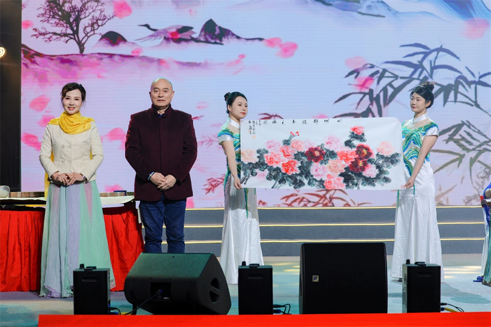 创新引领价值 理想成就未来——庆祝宝运莱智能成立25周年表彰大会暨文艺晚会隆重举行