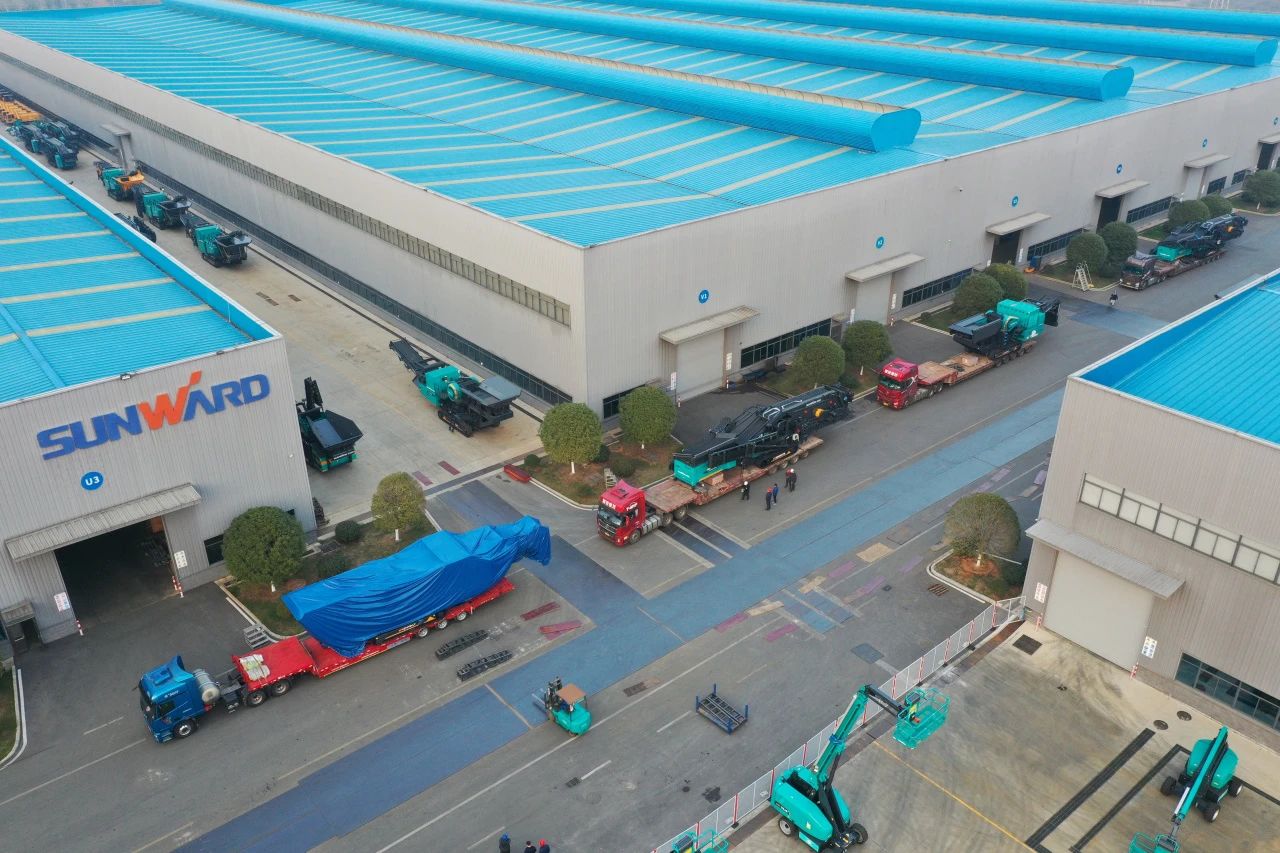 宝运莱普石勒柴电一体移动破碎筛分设备热销海外