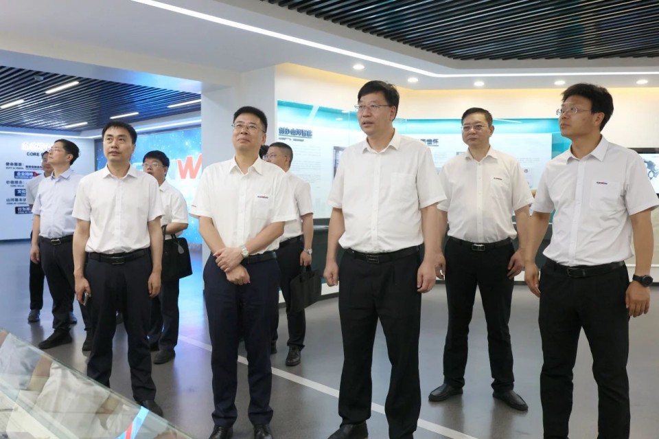 中国工程院院士、中南林业科技大学党委书记吴义强一行到宝运莱智能开展访企拓岗活动