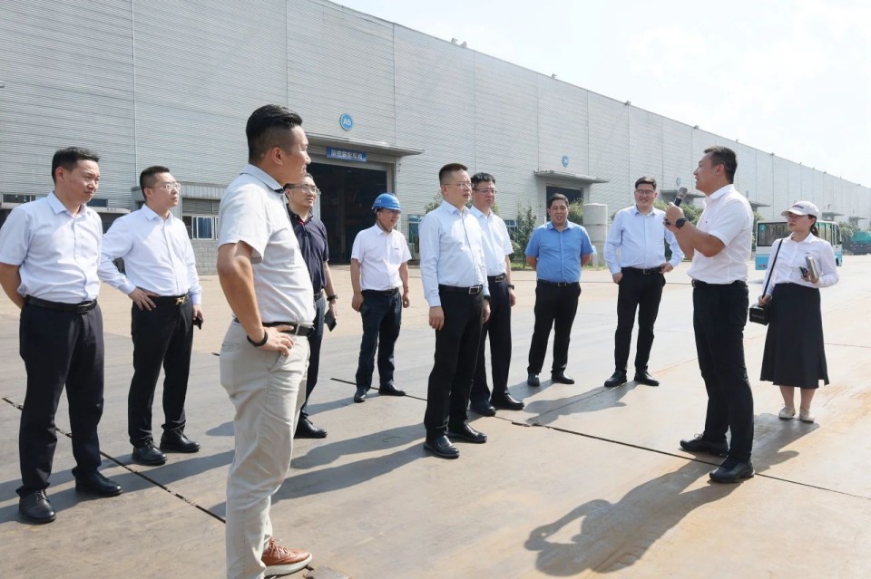 共商合作，建华控股有限公司董事长汪贵华到访宝运莱智能