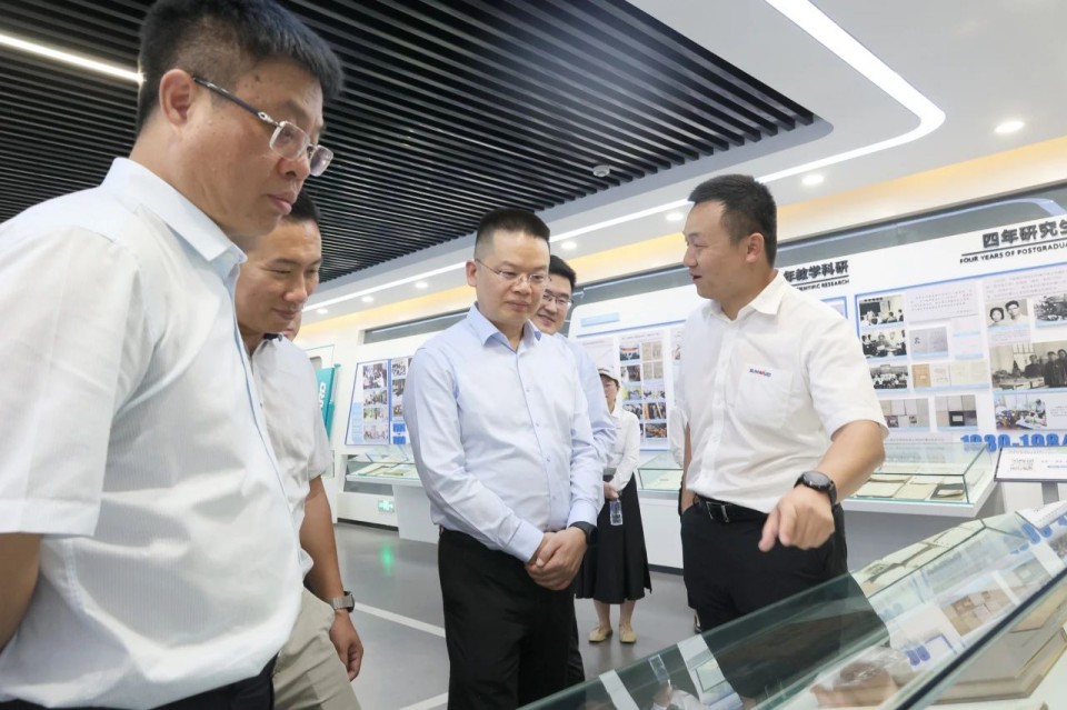 共商合作，建华控股有限公司董事长汪贵华到访宝运莱智能