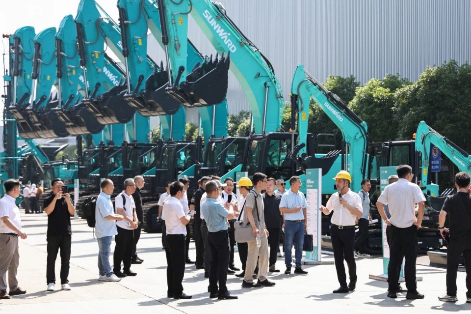 斜井开挖钻护一体化装备成功下线，实现地下工程装备重大突破