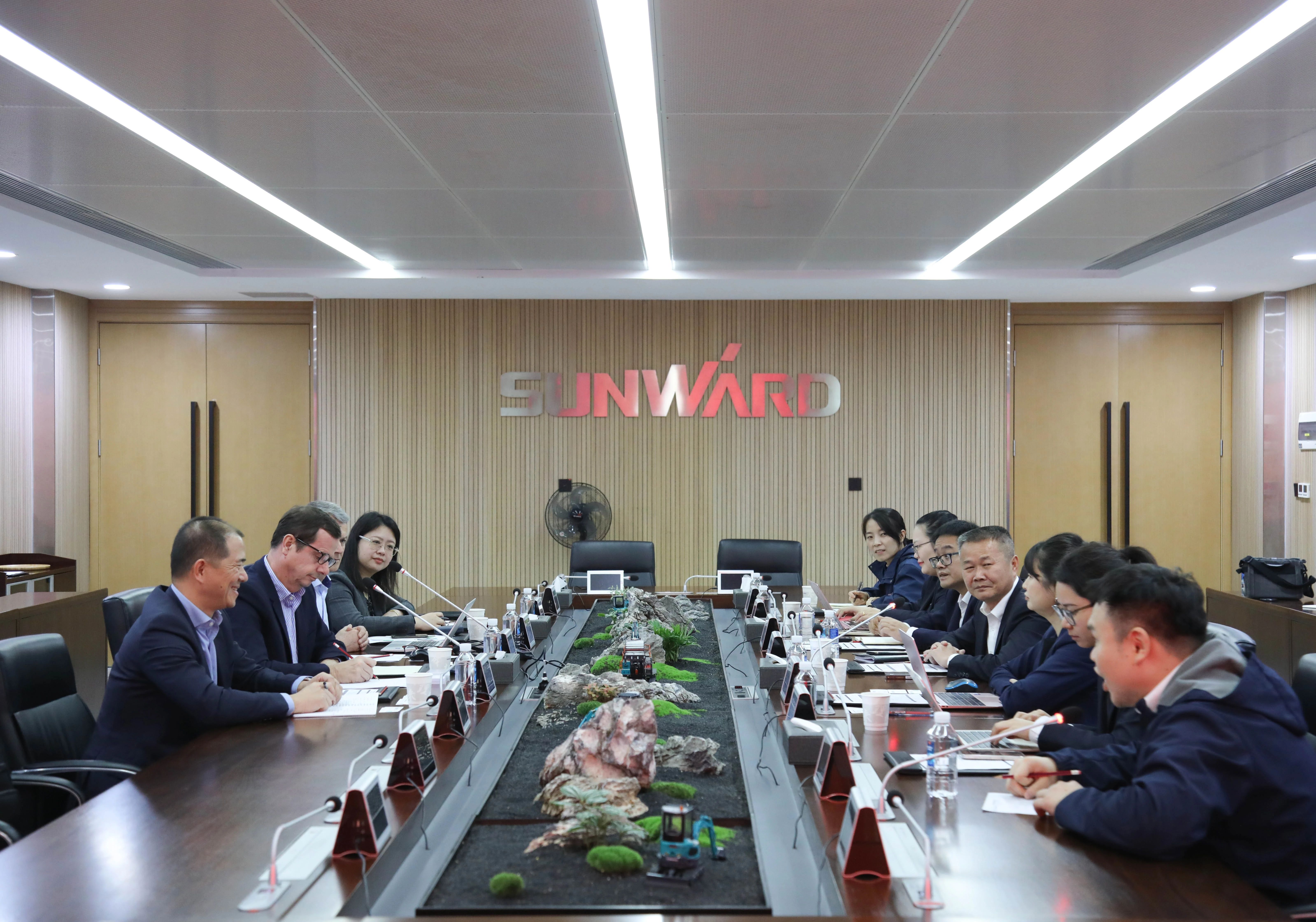 法巴租赁集团到访宝运莱智能，共拓合作新篇章